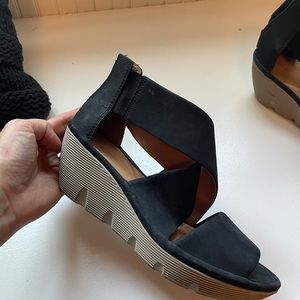 Clarks Clarene Glamour Wedge womens black size 9.  EUC like new